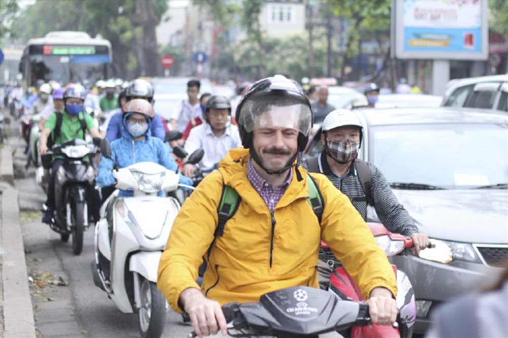 Ùn tắc giao thông tại tuyến đường Xã Đàn (Hà Nội). Ảnh: TRẦN VƯƠNG