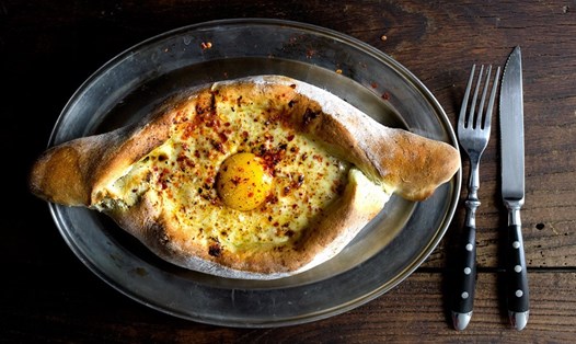 Bánh mì Khachapuri. Ảnh: H.V.M