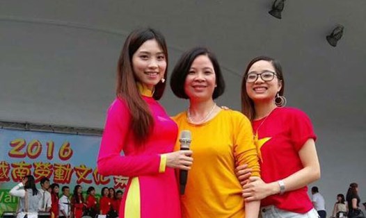 Bà Lương Thị Hồng Nhi cùng 2 con gái tại Đài Loan. Ảnh: NVCC.