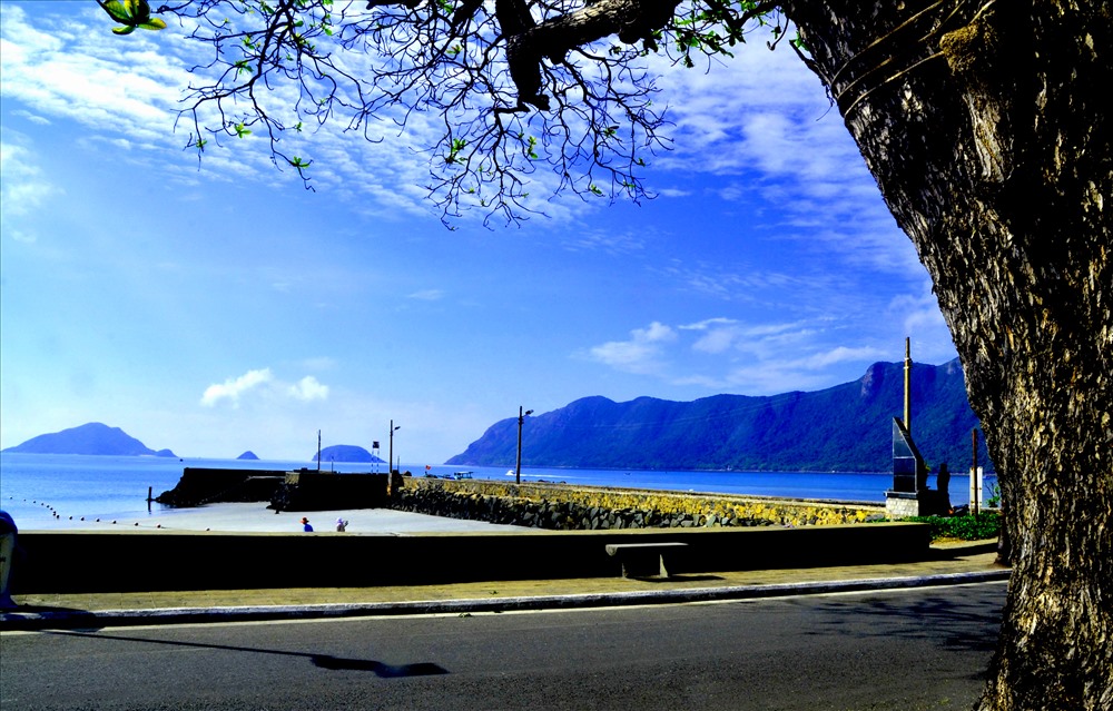 Cầu 914, nơi tuyên truyền để hoàn thành, đã có 914 chí sĩ yêu nước ngã xuống vì lao động khổ sai. Ảnh: Lục Tùng