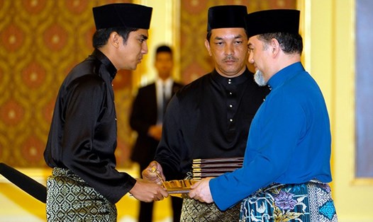 Bộ trưởng 25 tuổi của Malaysia tuyên thệ nhậm chức. Ảnh: TSD. 