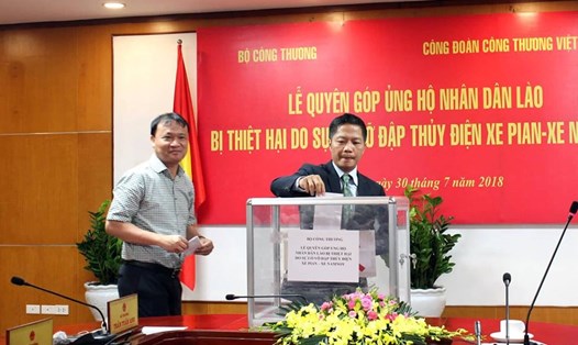 Bộ trưởng Công Thương đã chủ trì lễ quyên góp ủng hộ nhân dân Lào.