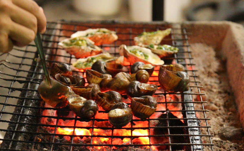 Ốc được biết đến là một trong những món ăn dân dã, mọi lứa tuổi đều ưa chuộng và được chế biến theo nhiều phương thức khác nhau. ảnh: Bảo Trung