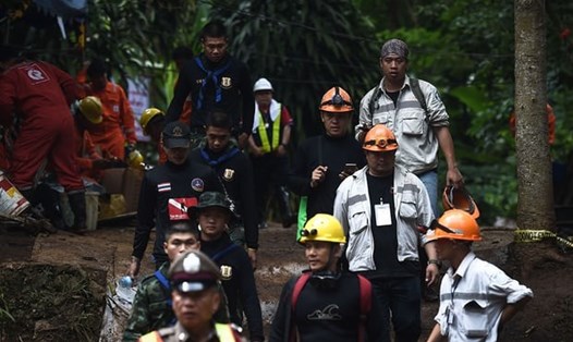Lực lượng cứu hộ trong cuộc giải cứu đội bóng Thái Lan. Ảnh: AFP/Getty. 