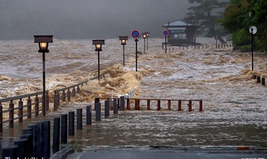 Trận mưa lớn khiên miền Tây Nhật Bản bị "nhấn chìm". Ảnh: AFP