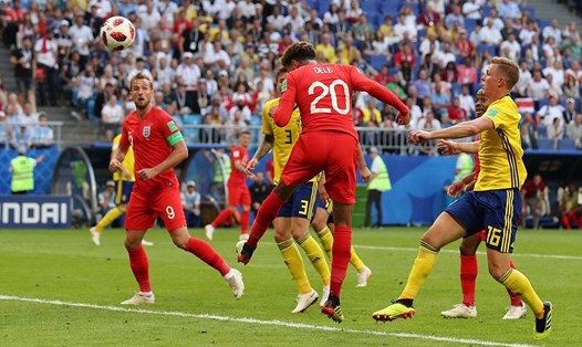 Dele Alli đánh đầu quyết đoán ấn định chiến thắng 2-0 cho Anh trước Thụy Điển. Ảnh: Getty Images.