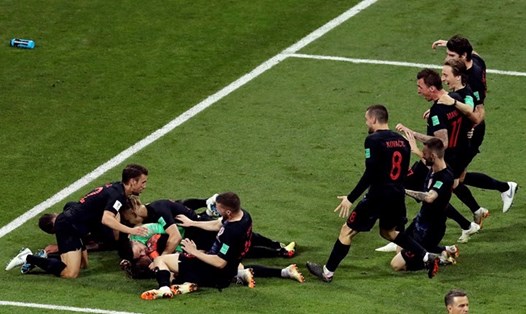 Niềm vui của ĐT Croatia khi giành vé vào trận bán kết.