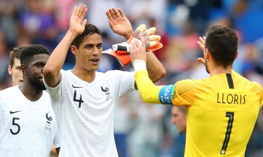 Pháp thắng thuyết phục Uruguay 2-0.