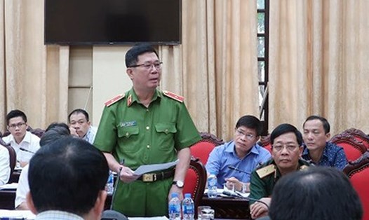 Thiếu tướng Đinh Văn Toản, Phó giám đốc Công an Hà Nội tại hội nghị sáng 9.7. Ảnh: Bảo Lâm.