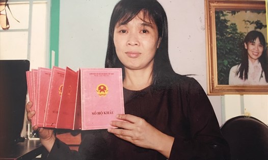 Chị Huỳnh Tiểu Hương - "người mẹ trăm con", là sáng lập viên ra Trung tâm nhân đạo Quê Hương. Ảnh: C.H