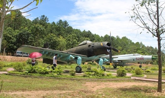 Những chiếc máy bay là hiện vật chiến tranh. Ảnh: Trần Tuấn