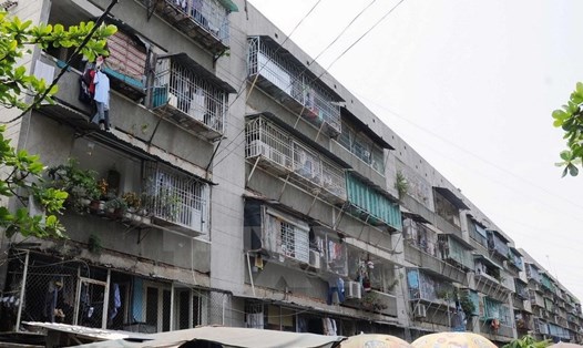 Vấn đề chỉnh trang đô thị với việc cải tạo hệ thống các chung cư cũ xuống cấp đang được UBND TPHCM quan tâm