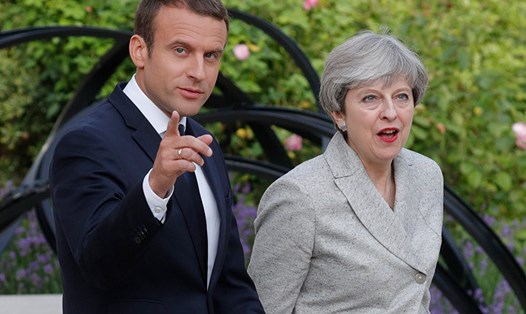 Thủ tướng Anh Theresa May và Tổng thống Pháp Emmanuel Macron - Ảnh: Reuters