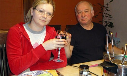 Cha con ông Sergei Skripal và Yulia Skripal. Ảnh: Independent