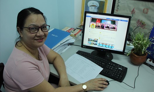 Bà Ngô Thu Hương - Trưởng ban Tuyên giáo LĐLĐ tỉnh Thừa Thiên-Huế, người điều hành Facebook Công đoàn Huế. Ảnh: ĐẮC THÀNH