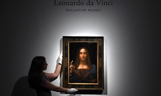 Bức tranh Salvator Mundi "Đấng cứu thế" trị giá 450 triệu USD - Ảnh: Epa