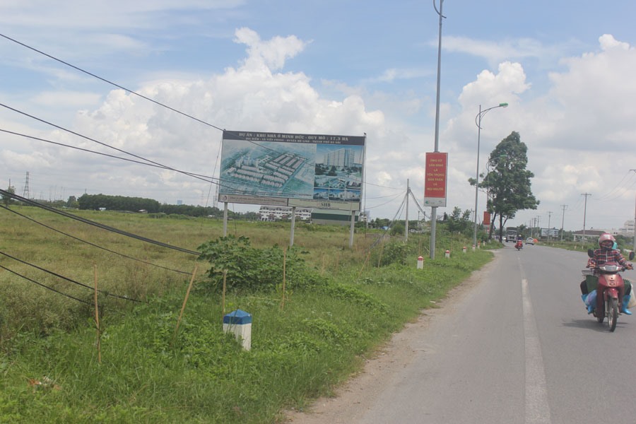 Dự án bỏ hoang nhiều năm tại huyện Mê Linh. Ảnh: CHÍ VƯƠNG