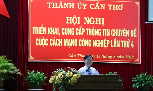 Ông Phan Xuân Dũng, Chủ nhiệm Ủy ban Khoa học, Công nghệ và Môi trường của Quốc hội phát biểu tại Hội nghị. ảnh: BT