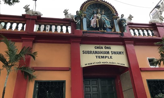 Chùa mang vẻ đẹp kỳ bí, khác lạ với lối kiến trúc độc đáo, riêng biệt... Ảnh: H.V.M