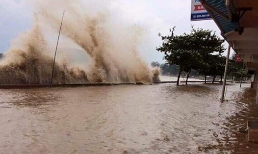 Đồ Sơn Hải Phòng trong trận bão số 10 năm 2017. Ảnh: CTV