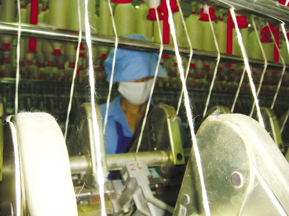 NLĐ đóng BHXH đủ 6 tháng trong vòng 12 tháng trước khi sinh con là đủ điều kiện hưởng chế đô thai sản. Ảnh: NAM DƯƠNG NLĐ đóng BHXH đủ 6 tháng trong vòng 12 tháng trước khi sinh con là đủ điều kiện hưởng chế đô thai sản. Ảnh: NAM DƯƠNG