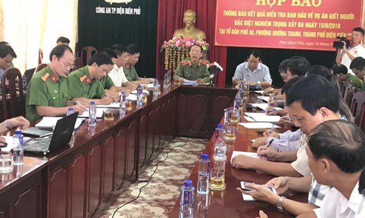 Công an tỉnh Điện Biên đang họp báo thông tin về vụ nổ súng kinh hoàng làm 3 người chết trên địa bàn. Ảnh: Báo Giao thông.