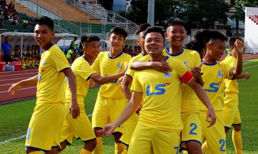 U15 SLNA giành vé vào bán kết sau chiến thắng ấn tượng 5-0 trước An Giang. 