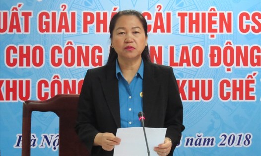 Phó Chủ tịch Tổng LĐLĐVN Nguyễn Thị Thu Hồng phát biểu tại hội thảo. Ảnh: VH