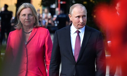 Tổng thống Nga Vladimir Putin là khách mời đặc biệt trong lễ cưới của Ngoại trưởng Áo Karina Kneissl. Ảnh: Sputnik