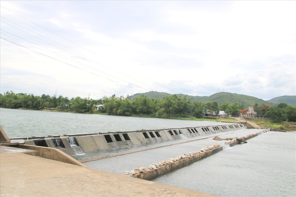 Bức tranh sơn thủy hữu tình ở đập Tam Giang. Ảnh: P.Nhơn