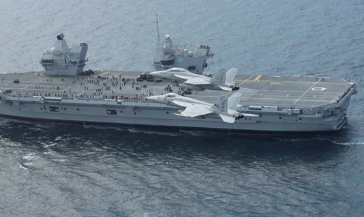 Tàu sân bay khủng của Anh “Queen Elizabeth” chuẩn bị tập trận chung với Mỹ - Ảnh: Reuters