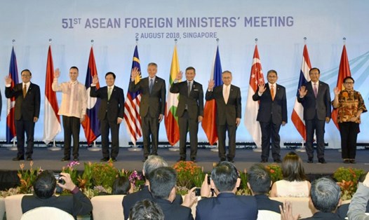 Các Bộ trưởng Ngoại giao ASEAN tham dự Hội nghị AMM-51. Ảnh: AP