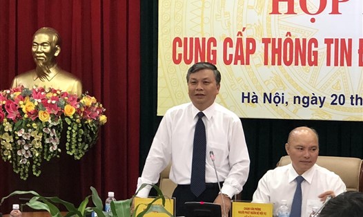 Thứ trưởng Bộ Nội vụ Nguyễn Trọng Thừa trả lời báo chí chiều ngày 20.8. Ảnh: Thành Trung
