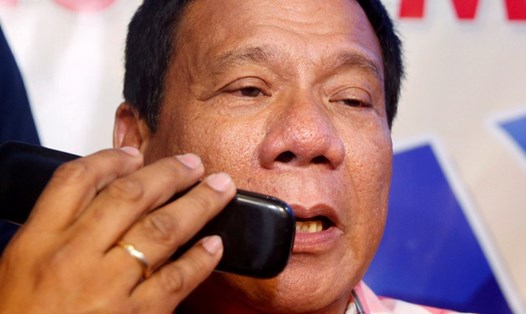 Tổng thống Rodrigo Duterte sợ bị CIA nghe lén điện thoại thông minh. Ảnh: Reuters