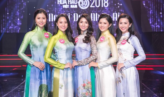 Thí sinh Hoa hậu Việt Nam tham gia dự án "Hi vọng". 