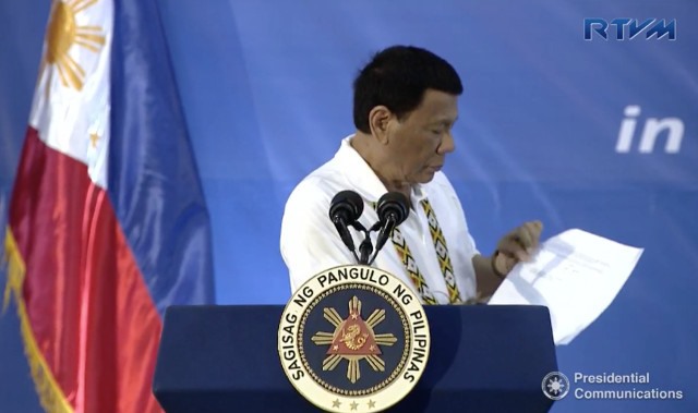 Bực mình từ chối mua F-16, Tổng thống Duterte: “Mỹ xúc phạm chúng tôi”