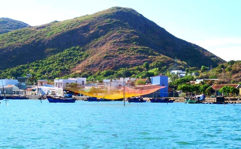 Một góc làng chài Hải Minh ,một điểm du lịch khám phá mới mà còn ít người biết đến. Ảnh: Tường Quyên