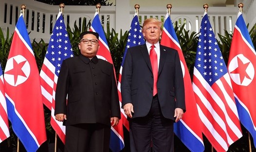 Tổng thống Donald Trump và nhà lãnh đạo Kim Jong-un tại hội nghị thượng đỉnh ở Singapore. Ảnh: AFP/Getty Images