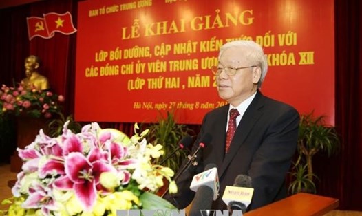 Tổng Bí thư Nguyễn Phú Trọng phát biểu khai giảng Lớp bồi dưỡng. Ảnh: Trí Dũng/TTXVN