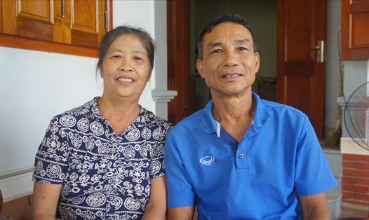 Ông Nguyễn Công Bảy và bà Nguyễn Thị Hoa là bố mẹ của Công Phượng tại quê nhà Nghệ An