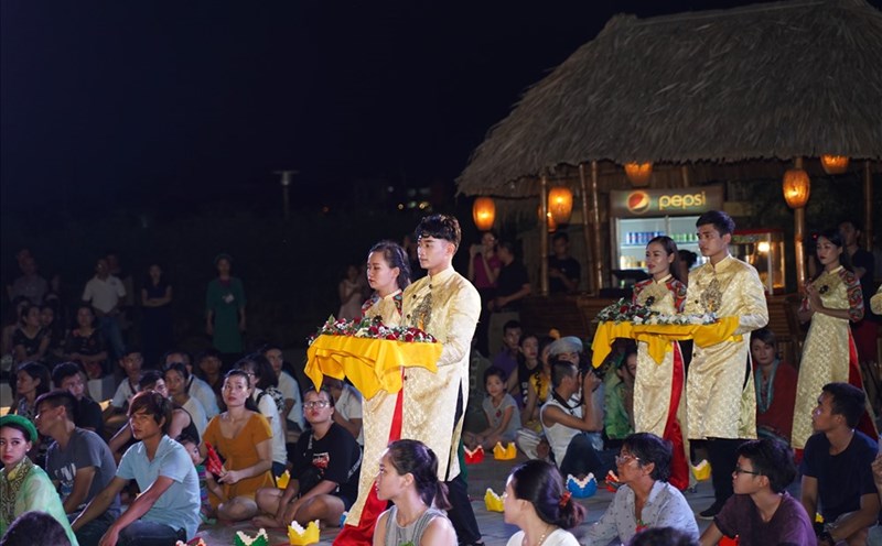 Nghi thức bông hồng cài áo