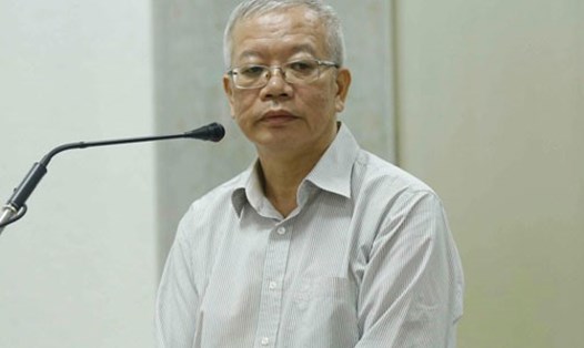 Nguyên chủ tịch HĐQT PVTex Trần Trung Chí Hiếu tại phiên tòa ngày 29.8. Ảnh: VNE