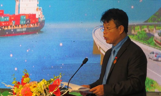 Chủ tịch CĐ GTVT VN Đỗ Nga Việt phát biểu tại hội nghị biểu dương CNVCLĐ tiêu biểu ngành GTVT.