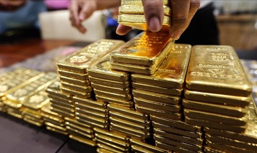 Giá vàng hôm nay 30.8: Vàng bị nhấn chìm bởi USD, cơ hội tốt cho nhà đầu tư.