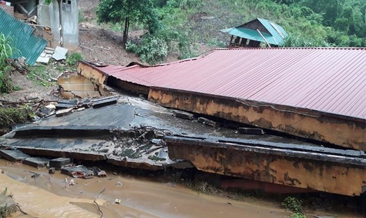 Trường Mầm non xã Trung Sơn bị sập. 