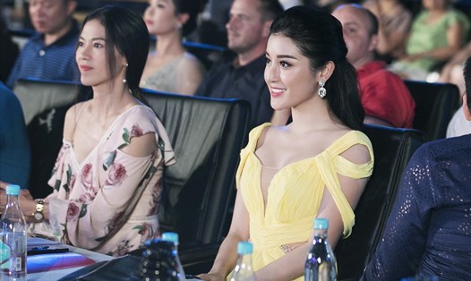 Á hậu Huyền My với vai trò bình luận "Người đẹp thời trang". 