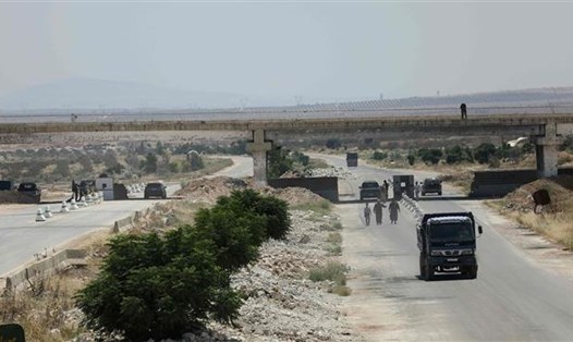 Điểm kiểm soát ở khu vực giao giữa tỉnh Idlib và tỉnh Hama. Ảnh: AFP. 