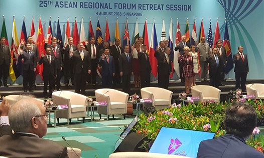 Các đại biểu tại Diễn đàn Khu vực ASEAN (ARF) lần thứ 25. Ảnh: BNG. 