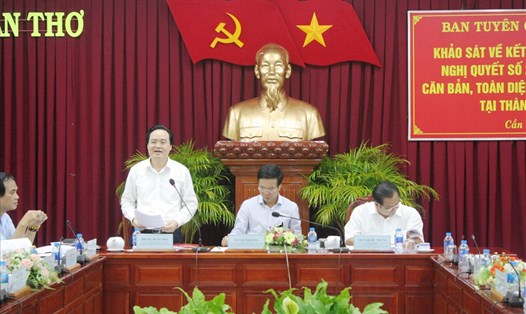 Bộ trưởng Phùng Xuân Nhạ phát biểu tại buổi làm việc. Ảnh: PV