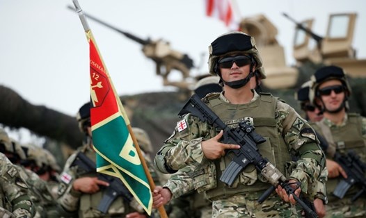 Binh sĩ Gruzia tham gia cuộc tập trận "Đối tác cao quý 2018" của NATO. Ảnh: Reuters